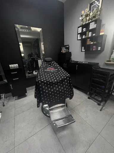 Gniewomir Kuczyński Barbershop